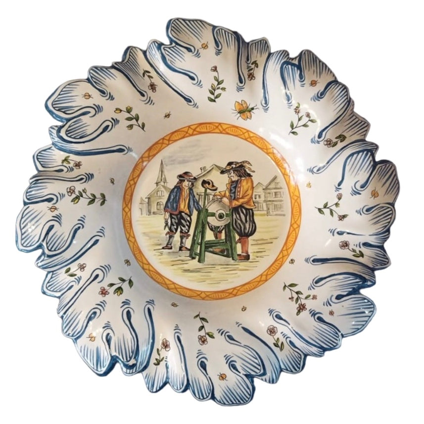Acanthus round serving dish with Pouplard Vieux Quimper decor