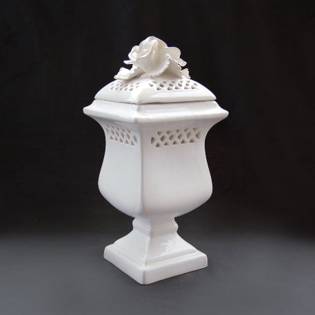 Earthenware Carre Saxe ajouré vase