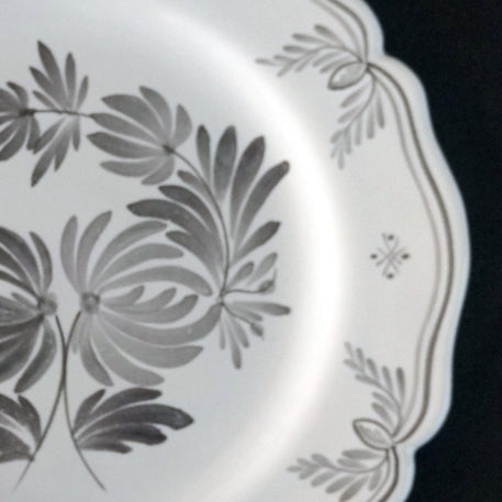 Feston Plate with hand painted decoration Antique Fleurs 93 monochrome grey