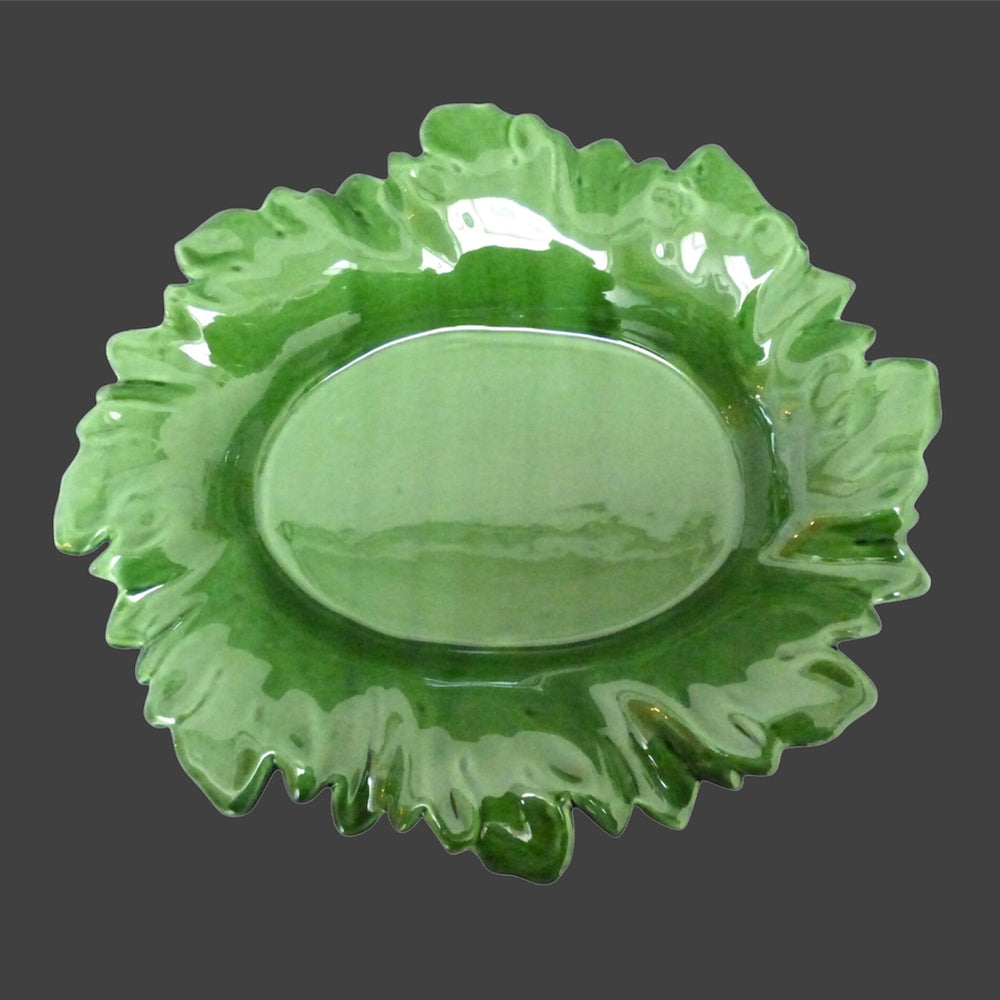 Acanthus oval serving dish in green