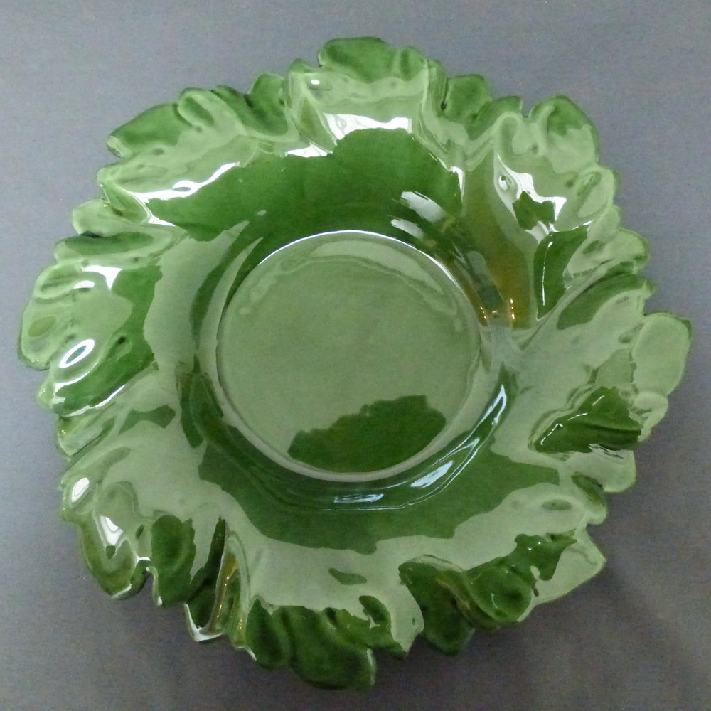 Acanthus round serving dish in green