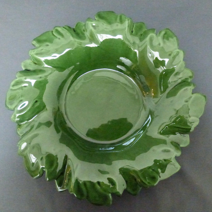 Acanthus round serving dish in green