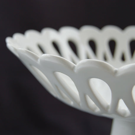 Chevet pedestal basket