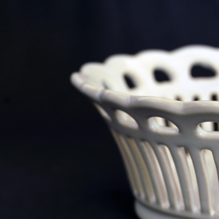 Empire Vezanne pedestal basket