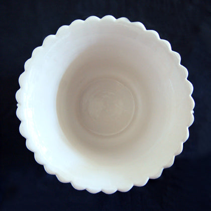 Fluted white earthenware planter with rings top view