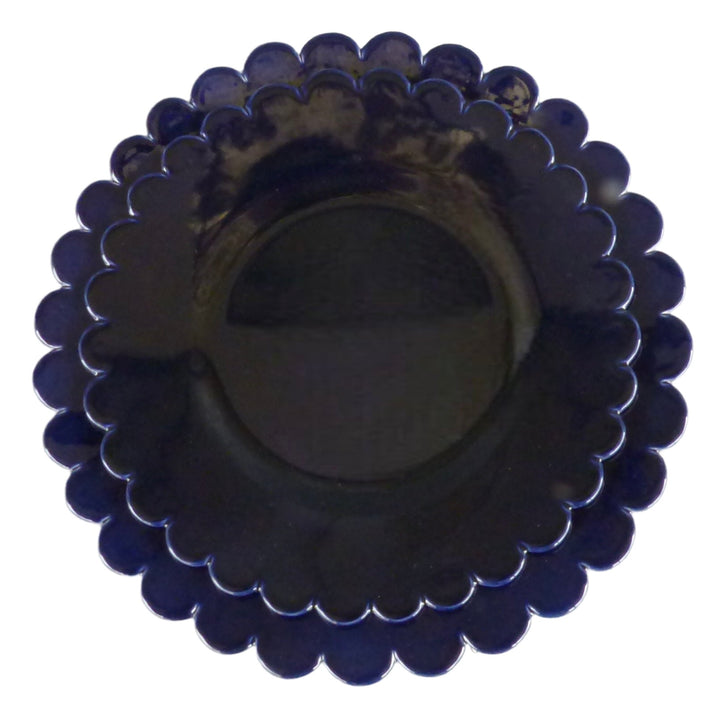 Large Scallop Chevet Pleine plate in navy blue