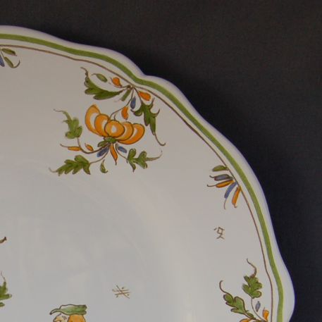 Feston plate with hand painted decoration Moustiers 18