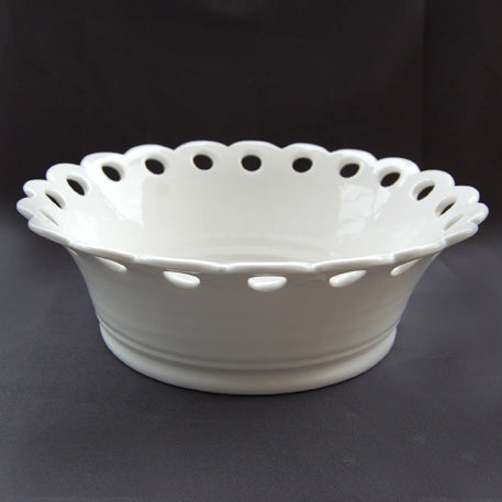 Malicorne Anne scalloped openwork bowl side view