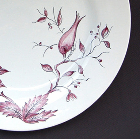 Plain Rim plate with St-Omer prune hand painted decoration