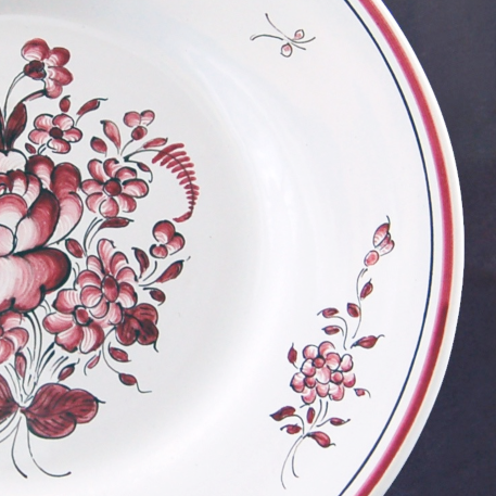 Plain Rim plate with Strasbourg 2 monochrome raspberry hand painted decoration