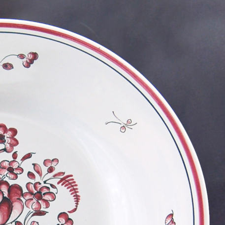 Plain Rim plate with Strasbourg 2 monochrome raspberry hand painted decoration