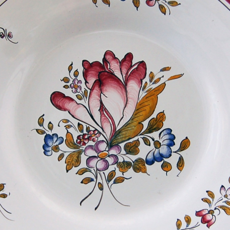 Plain Rim plate with Strasbourg Fleurs 6 hand painted decoration