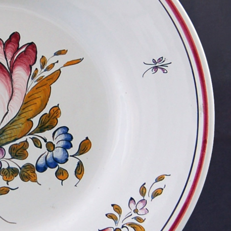 Plain Rim plate with Strasbourg Fleurs 6 hand painted decoration