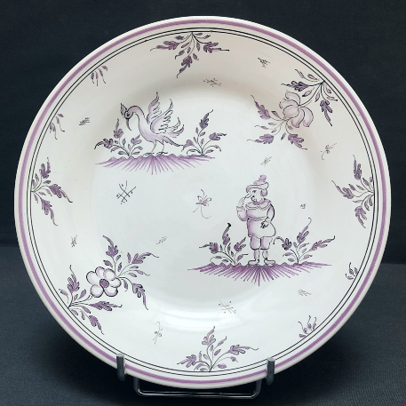 Plain Rim plate with hand painted Moustiers 7 monochrome violet decoration