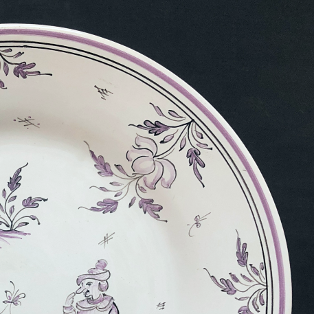 Plain Rim plate with hand painted Moustiers 7 monochrome violet decoration