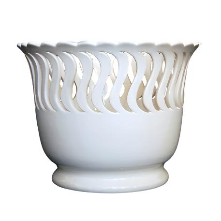 Planter with S shaped openwork without rings