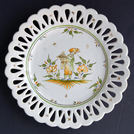 Openwork Chevet plate with hand painted decoration Moustiers 5
