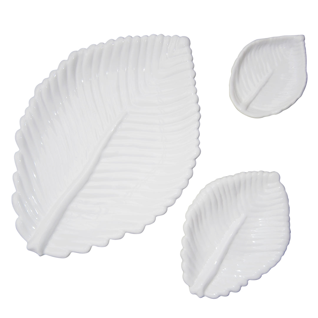 Ribbed leaf plates in white  3 sizes