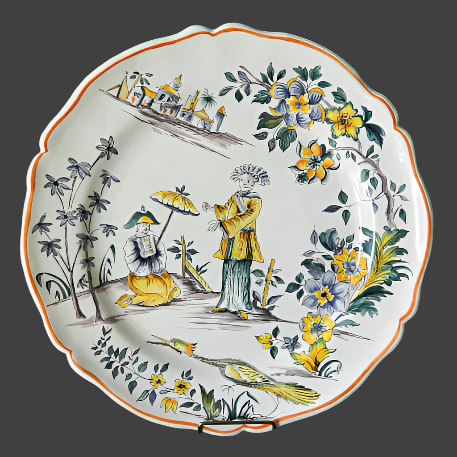 Scalloped Edge Round Feston serving plate with Chinoiserie polychrome decordecoration