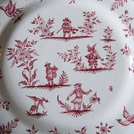 Scalloped Edge Round Feston serving plate with elaborate Moustiers monochrome raspberry decor