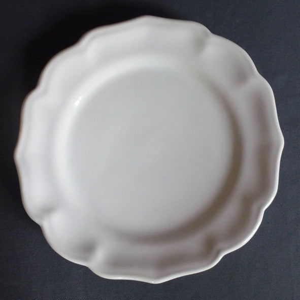 Scalloped edge Double Feston Louis XVI plate in white