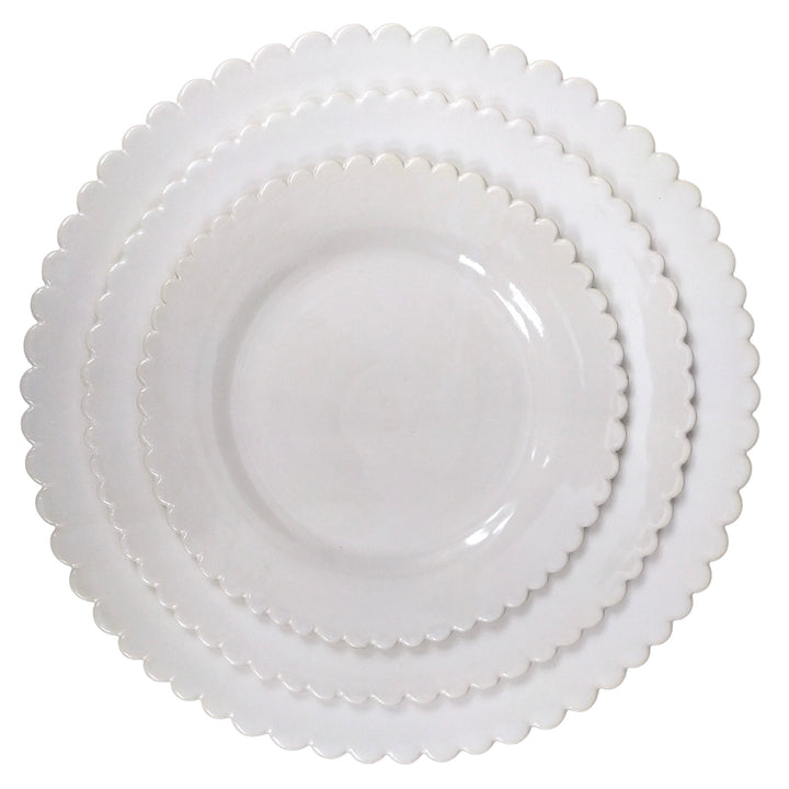 Small Scallop Bourg-Joly Pleine Plate in white