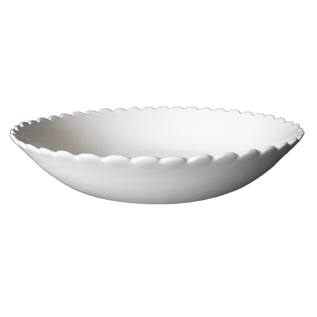 Small Scallop Bourg-Joly Pleine bowl in white