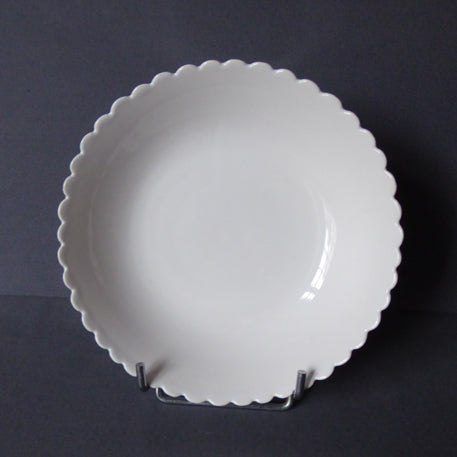 Small Scallop Bourg-Joly Pleine bowl in white
