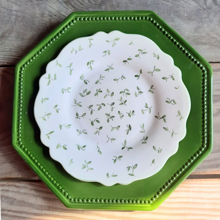 Octogonal Pearled Plate in leaf green with a Feston plate with the Semis hand painted motif in green