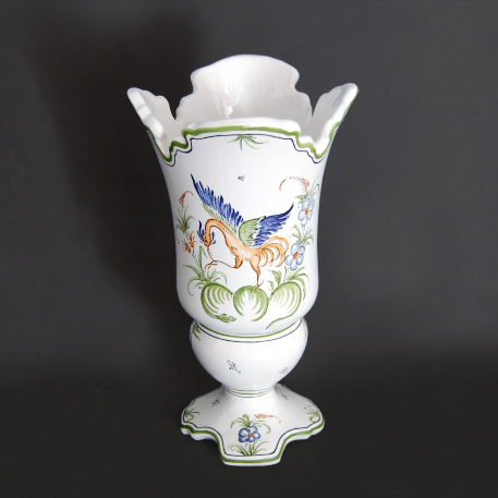 Earthenware Medicis Dentele sur pied vase with Moustier hand painted decoration