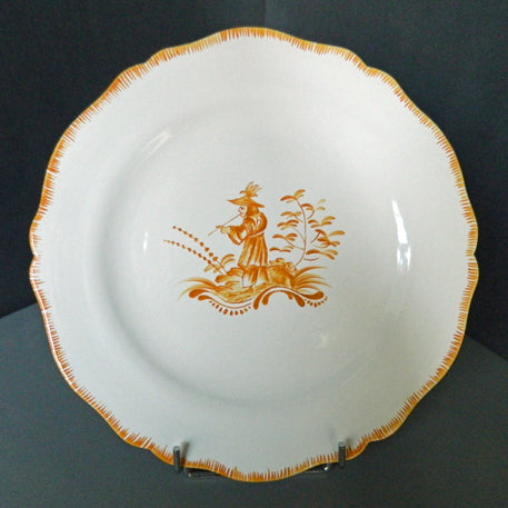 Feston plate with hand painted Chinoiserie 2 'The Pipe Smoker' monochrome Yellow decoration