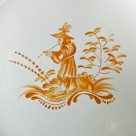 Feston plate with hand painted Chinoiserie 2 'The Pipe Smoker' monochrome Yellow decoration