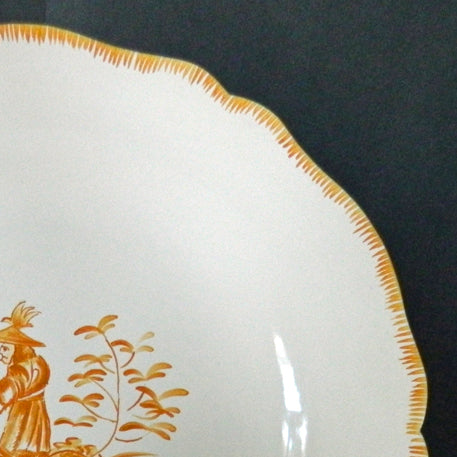 Feston plate with hand painted Chinoiserie 2 'The Pipe Smoker' monochrome Yellow decoration