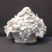 White Corbeille fruits ovale basket fruit sculpture