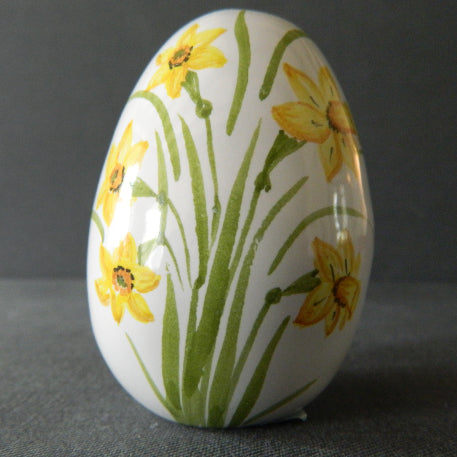 Egg with Daffodil polychrome hand painted decoration