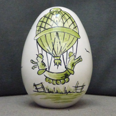 Egg with Mongolfière monochrome green hand painted decoration