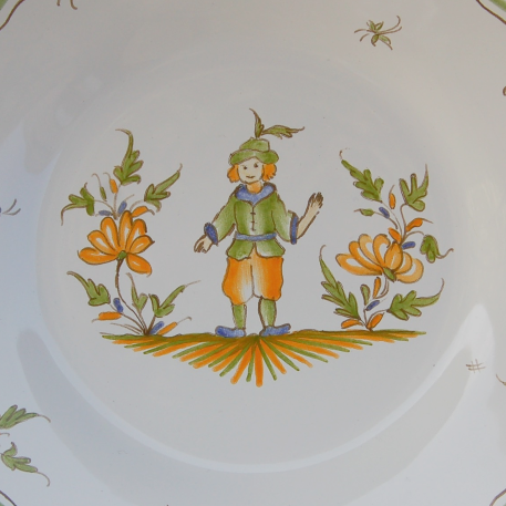 Feston plate with hand painted decoration Moustiers 13