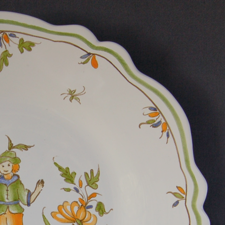 Feston plate with hand painted decoration Moustiers 13
