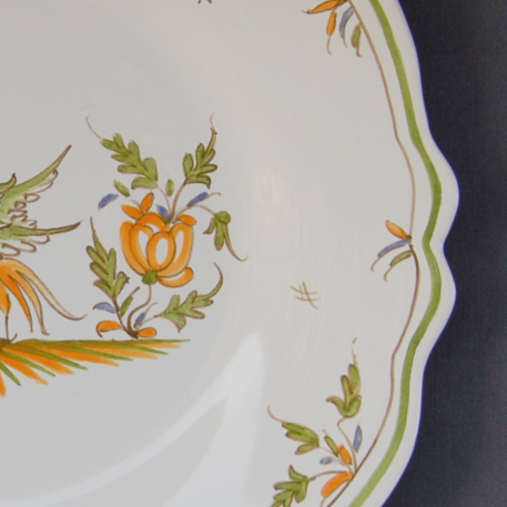 Feston plate with hand painted decoration Moustiers 15