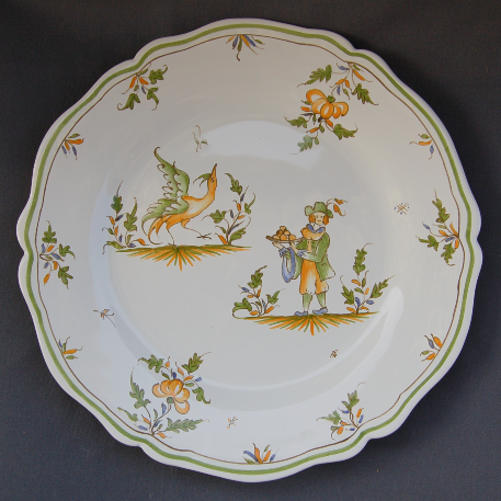 Feston plate with hand painted decoration Moustiers 16