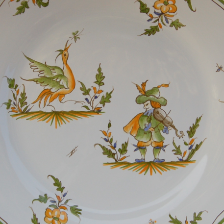 Feston plate with hand painted decoration Moustiers 17