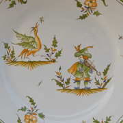 Feston plate with hand painted decoration Moustiers 17