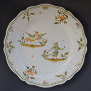 Feston plate with hand painted decoration Moustiers 18