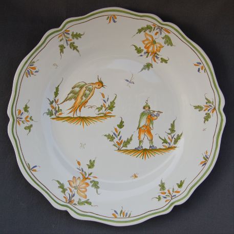 Feston plate with hand painted decoration Moustiers 19