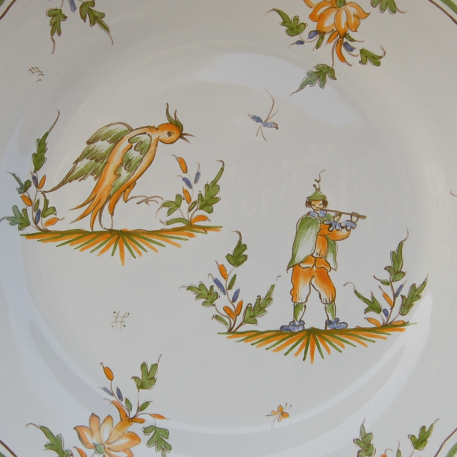Feston plate with hand painted decoration Moustiers 19