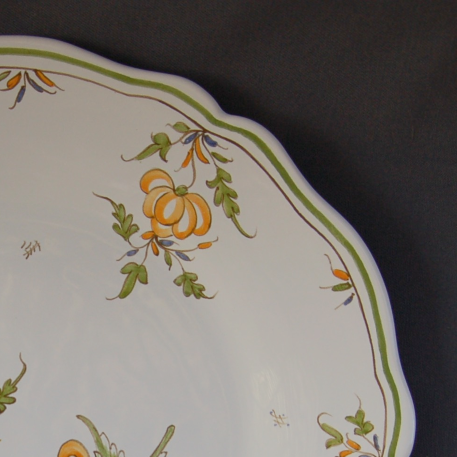 Feston plate with hand painted decoration Moustiers 20