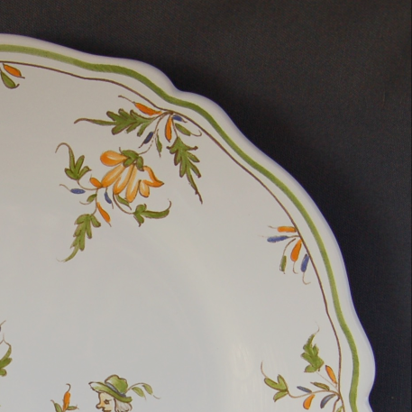 Feston plate with hand painted decoration Moustiers 21