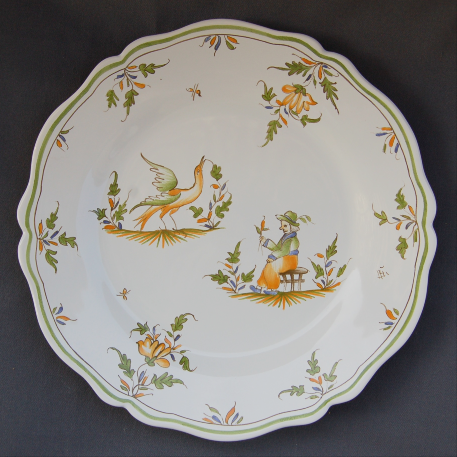 Feston plate with hand painted decoration Moustiers 21