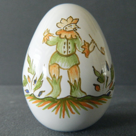 Egg with Moustiers polychrome hand painted decoration