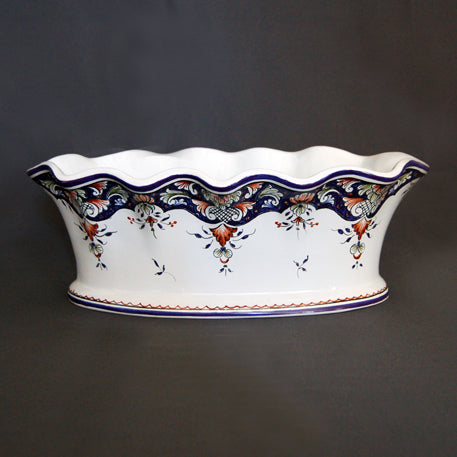Oval scalloped planter side view